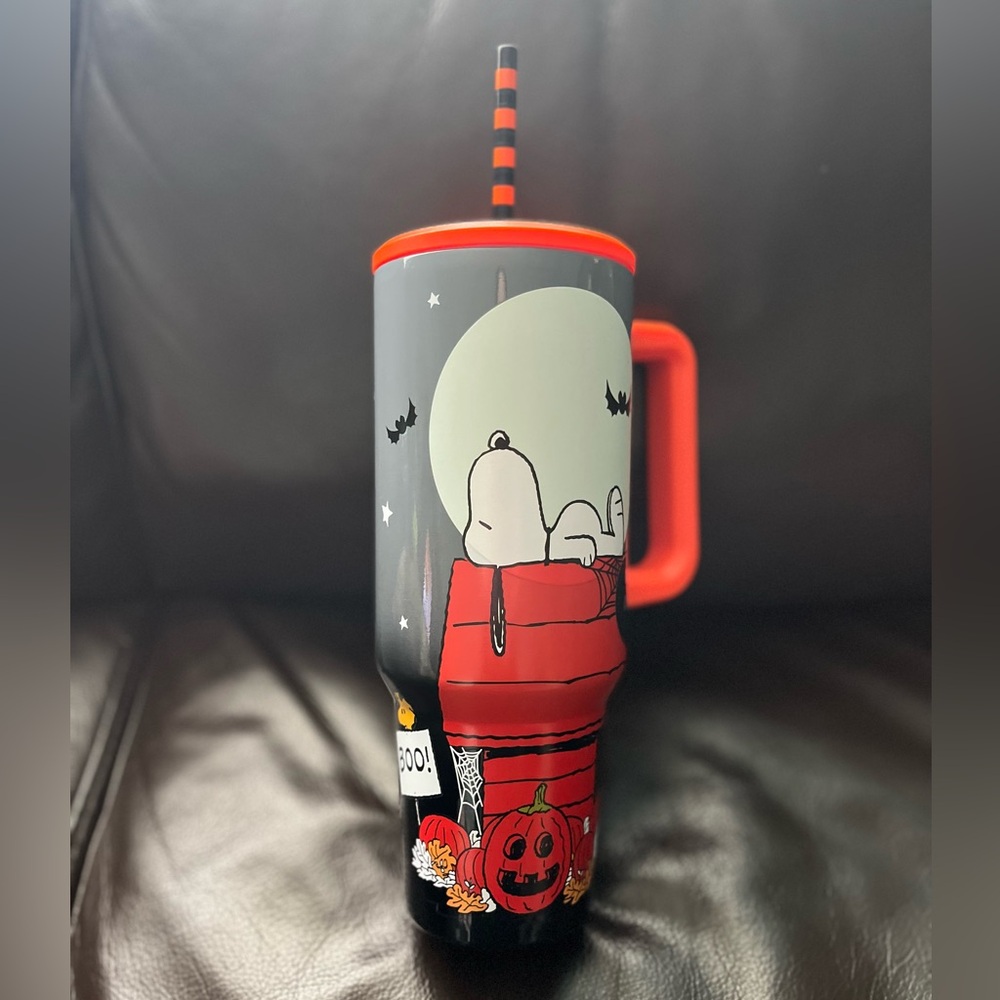Halloween Snoopy Peanuts 40oz GLOW IN THE DARK Tumbler with Straw - NEW